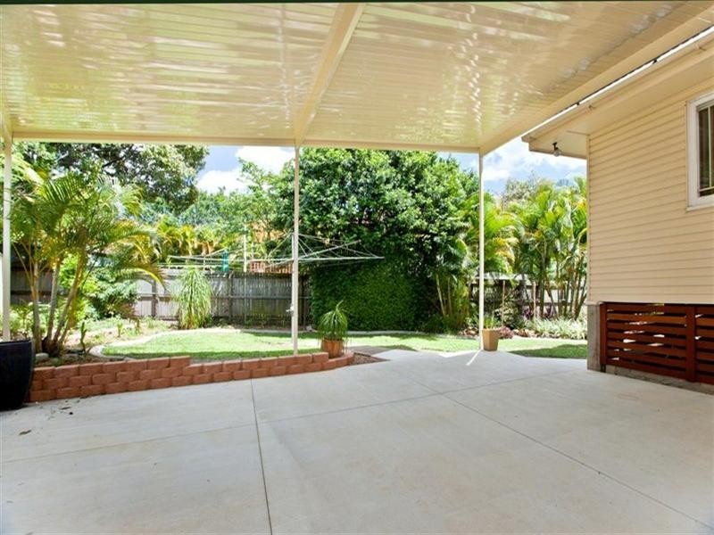 115 Esher Street, Holland Park West QLD 4121