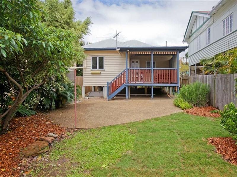 27 Waratah Avenue, Holland Park West QLD 4121