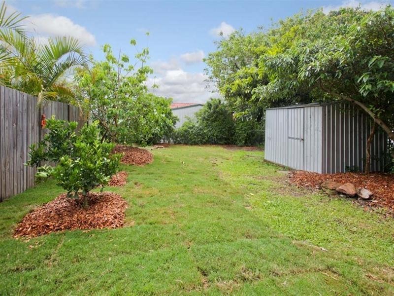 27 Waratah Avenue, Holland Park West QLD 4121