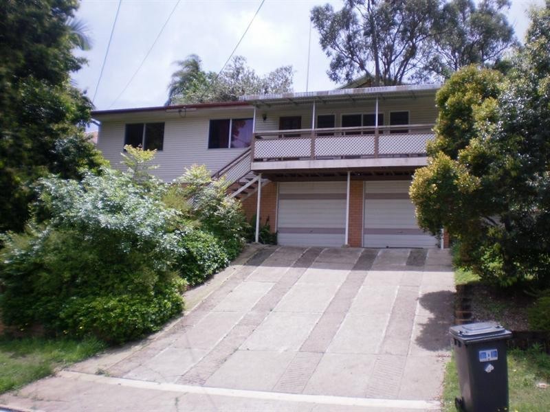 7 Roseglen Street, Greenslopes QLD 4120