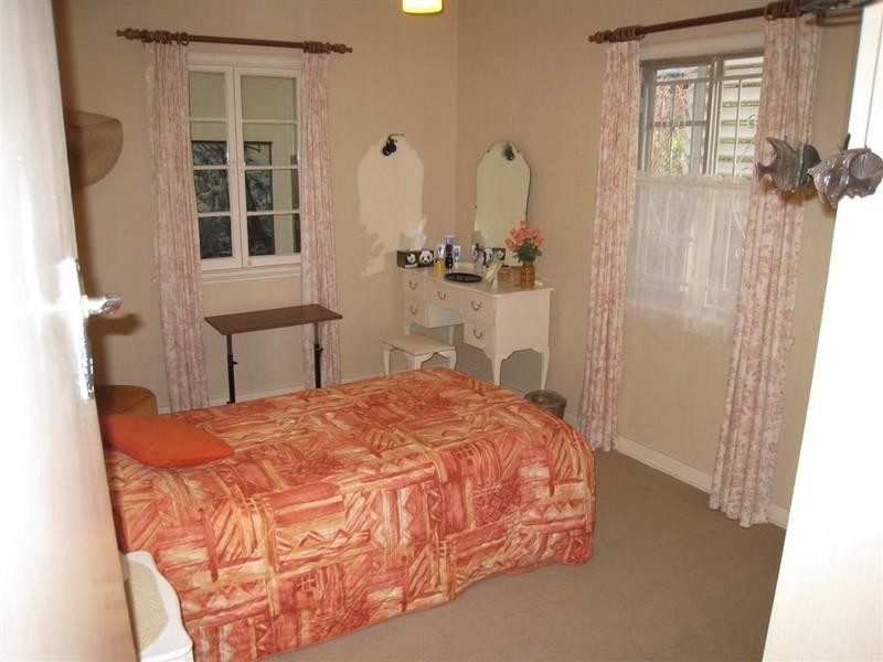 18 Troubridge Street, Mount Gravatt East QLD 4122