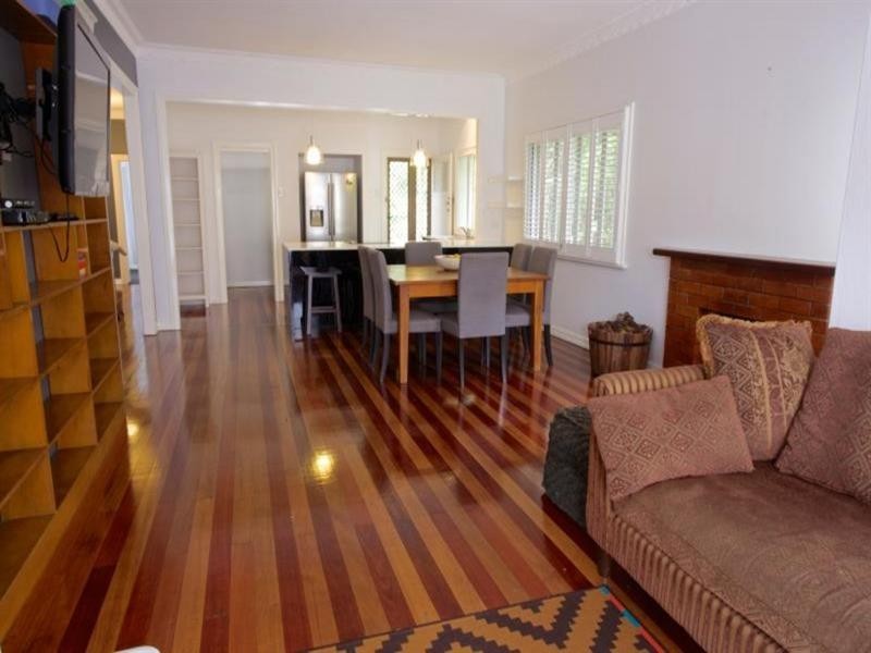 31 Paxton Street, Holland Park QLD 4121