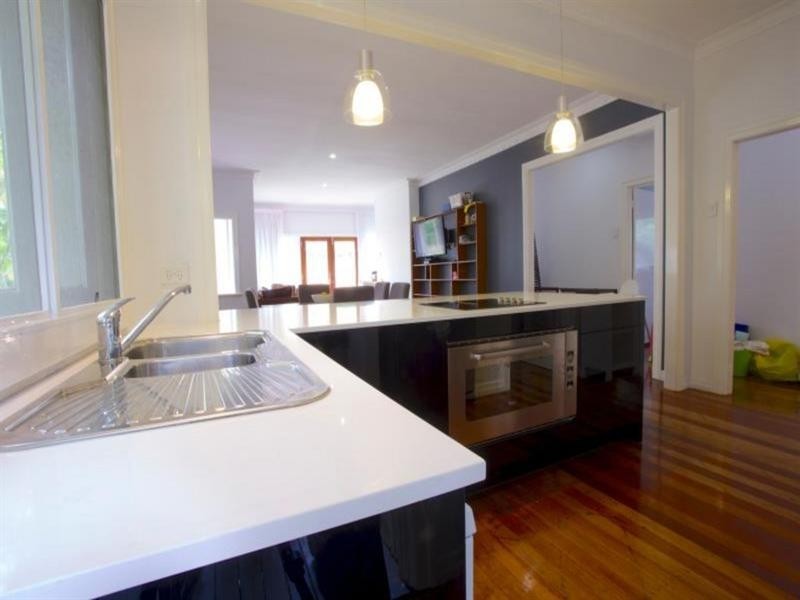 31 Paxton Street, Holland Park QLD 4121