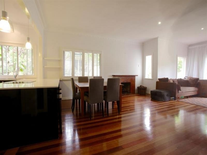 31 Paxton Street, Holland Park QLD 4121