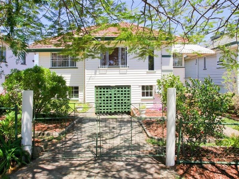 33 Balcha Street, Holland Park QLD 4121