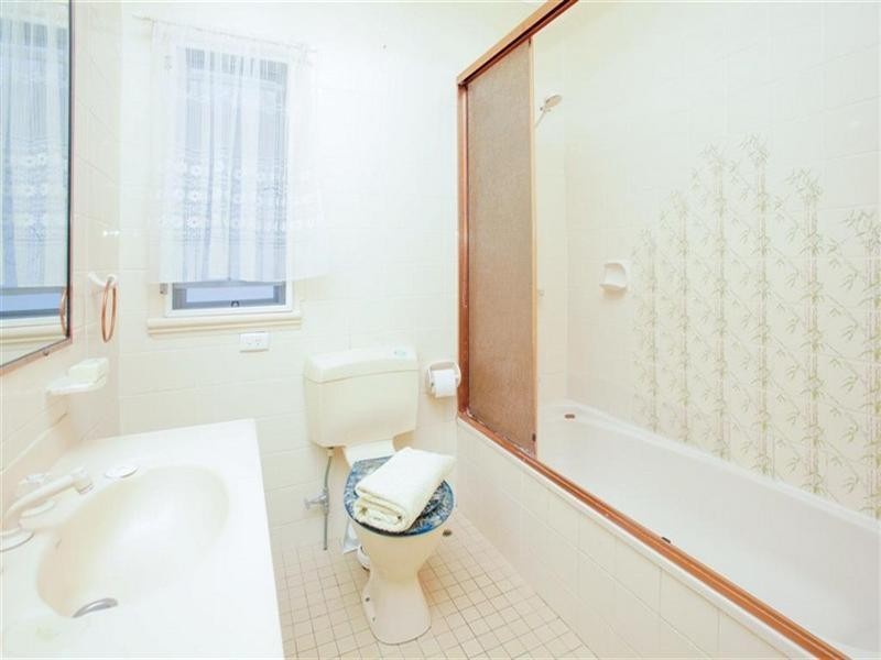 33 Balcha Street, Holland Park QLD 4121