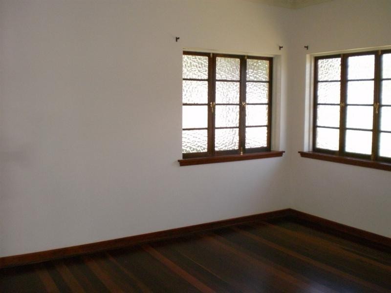 57 Brooks Street, Camp Hill QLD 4152