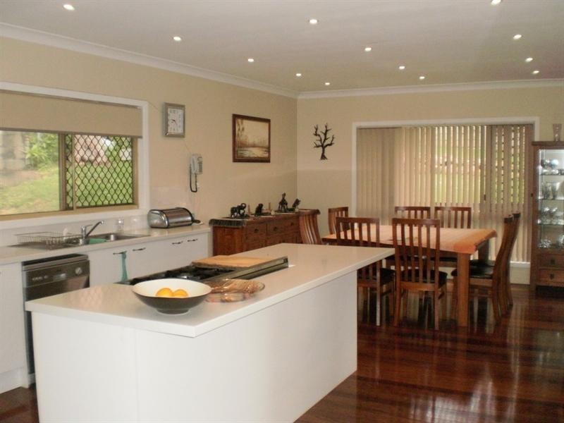 132 Victor Street, Holland Park QLD 4121