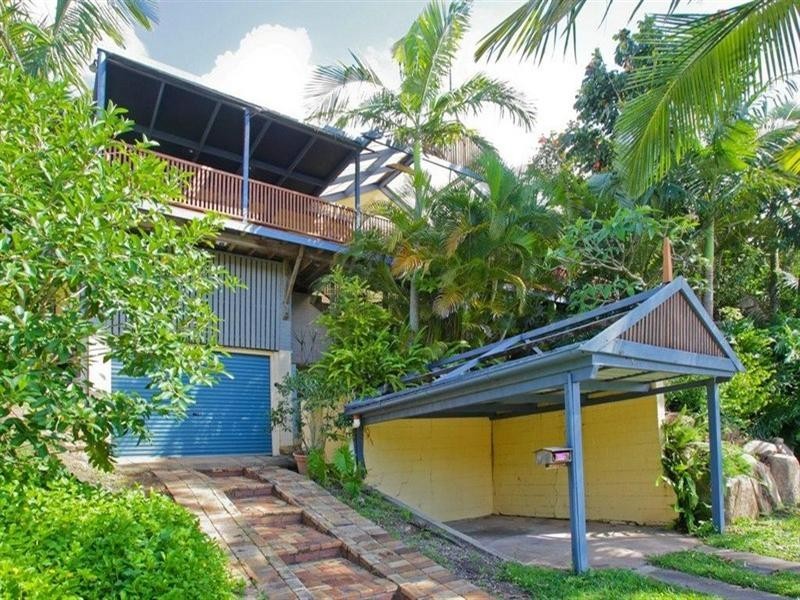 143 Arnold Street, Holland Park QLD 4121