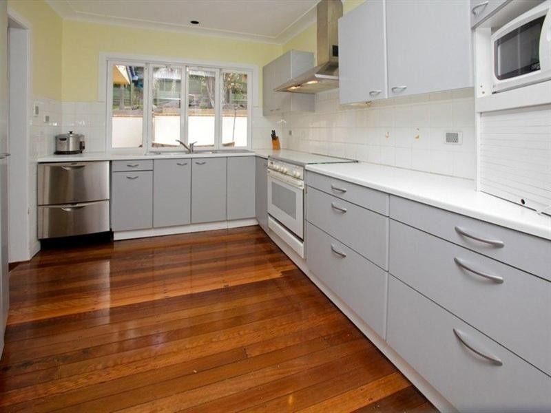 143 Arnold Street, Holland Park QLD 4121