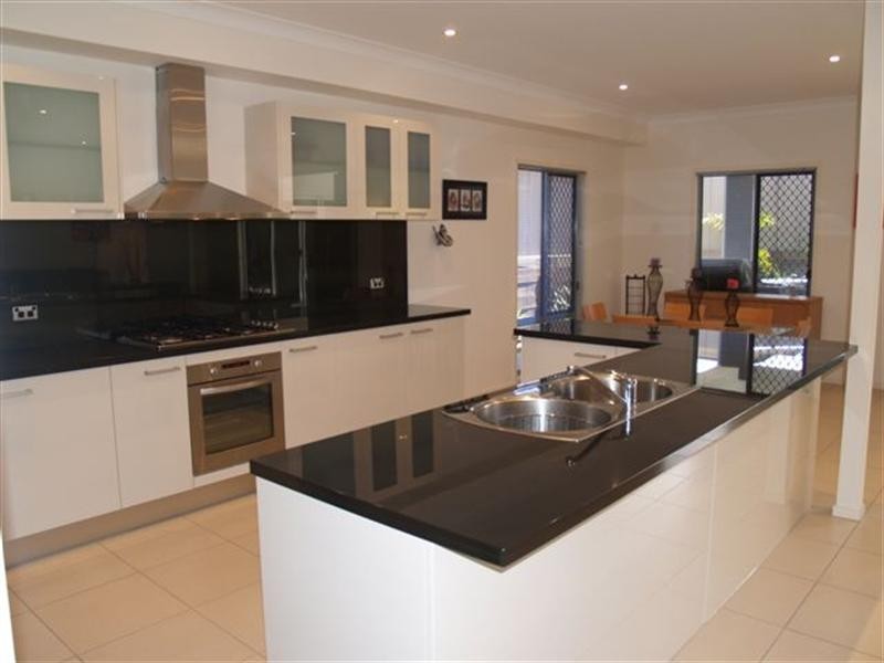 34 Giordano Place, Belmont QLD 4153