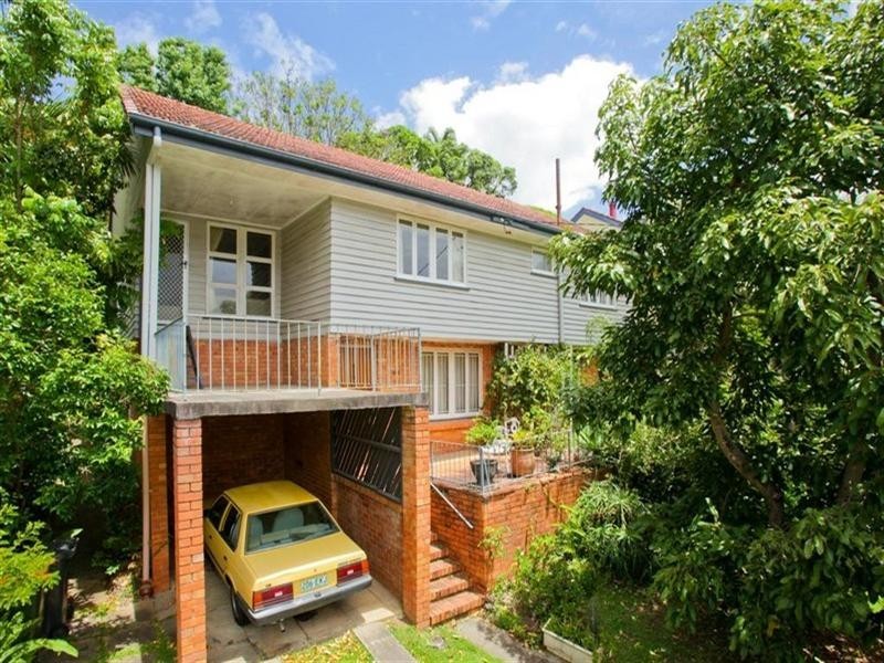 147 Arnold Street, Holland Park QLD 4121