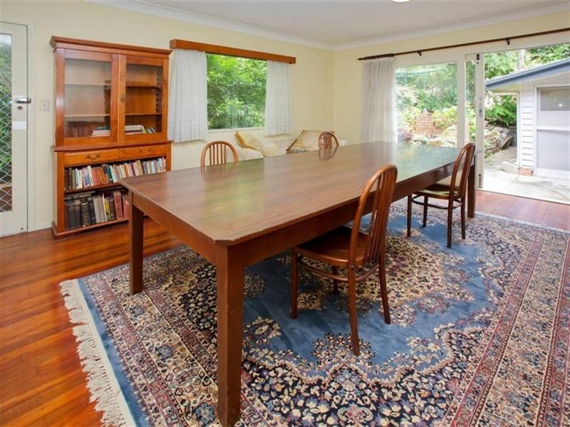 147 Arnold Street, Holland Park QLD 4121