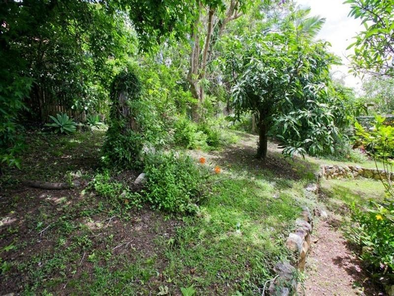 147 Arnold Street, Holland Park QLD 4121