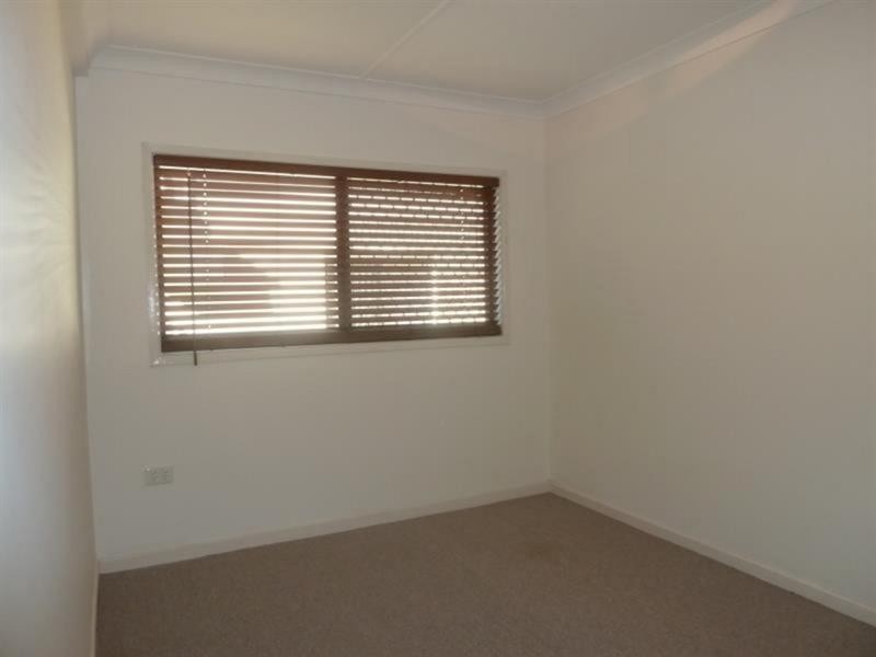 14 D Miriam Street (Downstairs), Holland Park West QLD 4121