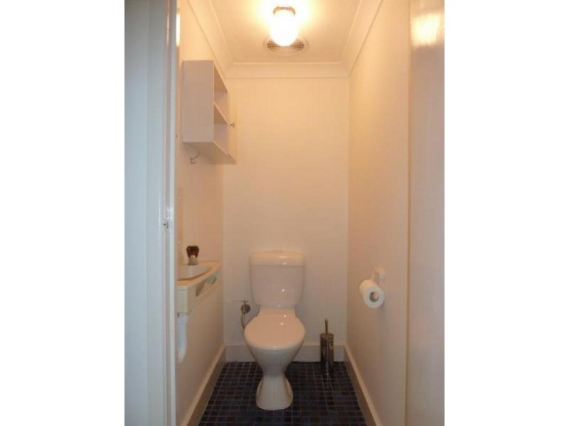 14 D Miriam Street (Downstairs), Holland Park West QLD 4121