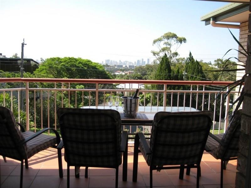 8/20 Swain Street, Holland Park West QLD 4121