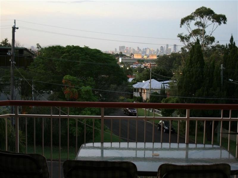 8/20 Swain Street, Holland Park West QLD 4121