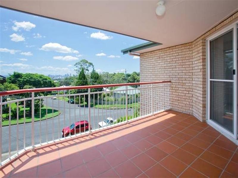 8/20 Swain Street, Holland Park West QLD 4121