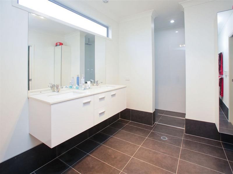 46 Feathertail Place, Wakerley QLD 4154