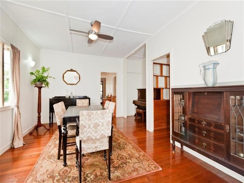 7 Eric Road, Holland Park QLD 4121