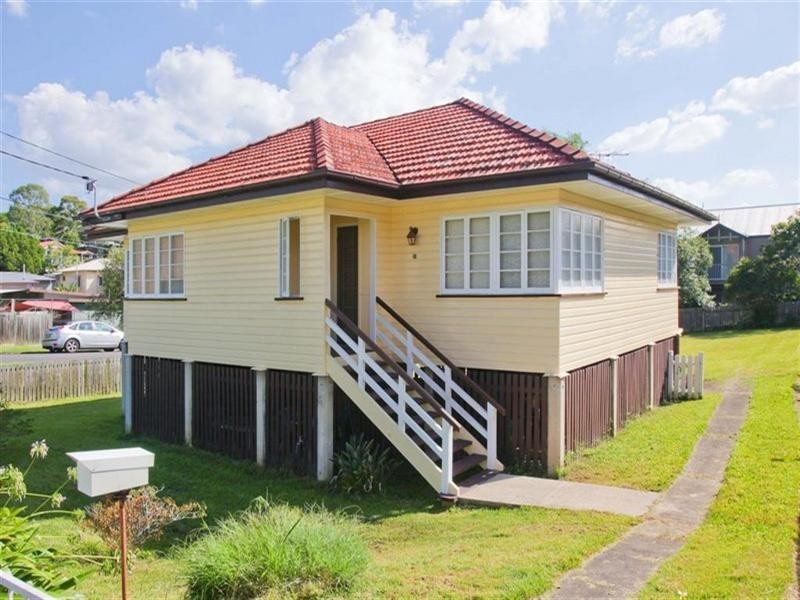 11 Smith Street, Holland Park QLD 4121