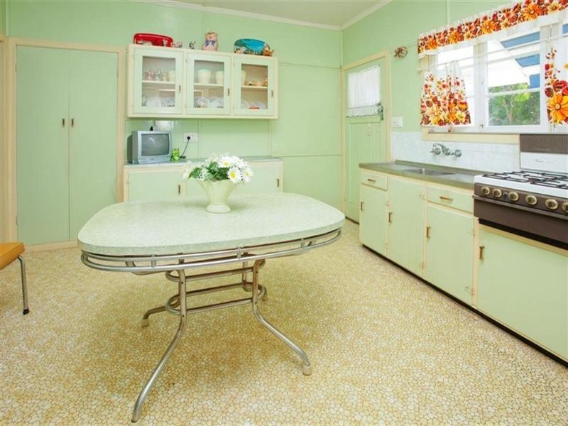 11 Smith Street, Holland Park QLD 4121