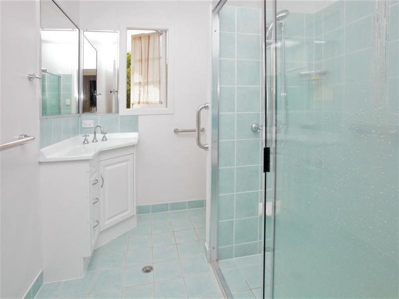 11 Smith Street, Holland Park QLD 4121