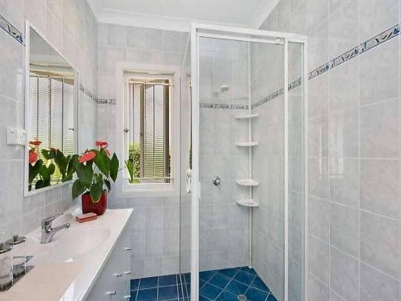 16 Trundle Street, Coorparoo QLD 4151