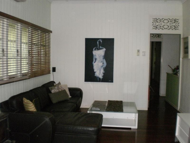 12 Navy Street, Holland Park West QLD 4121