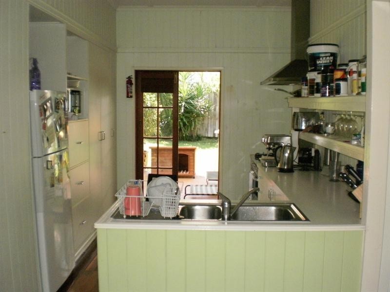 12 Navy Street, Holland Park West QLD 4121