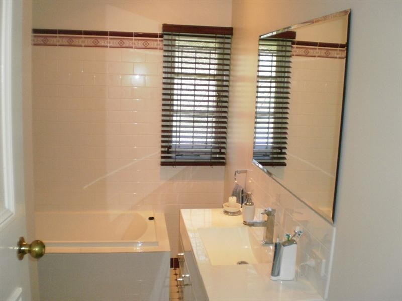 12 Navy Street, Holland Park West QLD 4121