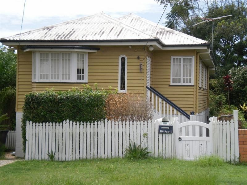 64 Pear Street, Greenslopes QLD 4120