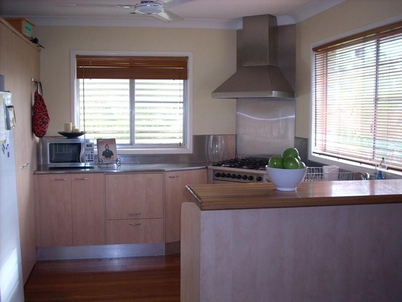 11 Algona Street, Holland Park West QLD 4121