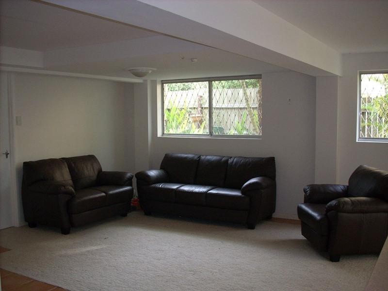 11 Algona Street, Holland Park West QLD 4121