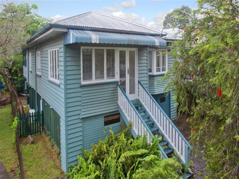 107 Dunellan Street, Greenslopes QLD 4120