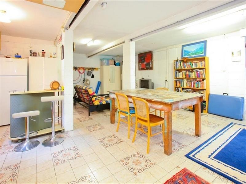 137 Victor Street, Holland Park QLD 4121