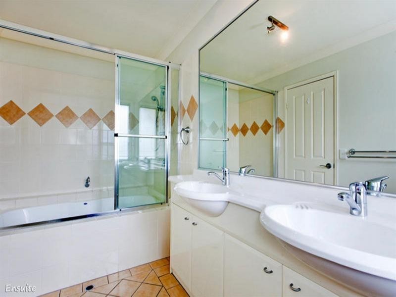 17/17 Tick Street, Mount Gravatt East QLD 4122