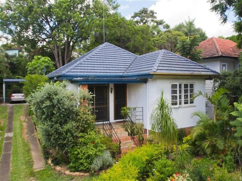 29 Iris Street, Holland Park West QLD 4121