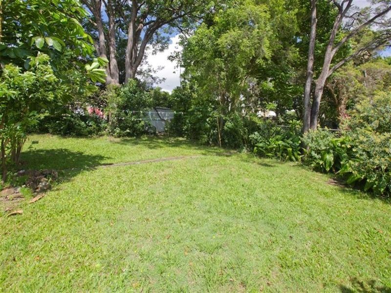 29 Iris Street, Holland Park West QLD 4121