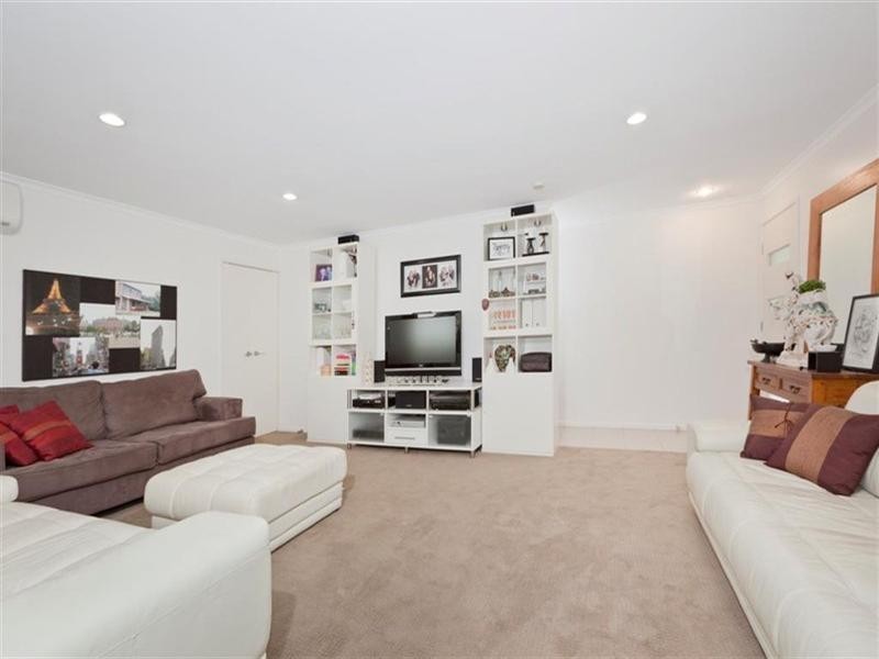 5 Boorala Crescent, Eight Mile Plains QLD 4113