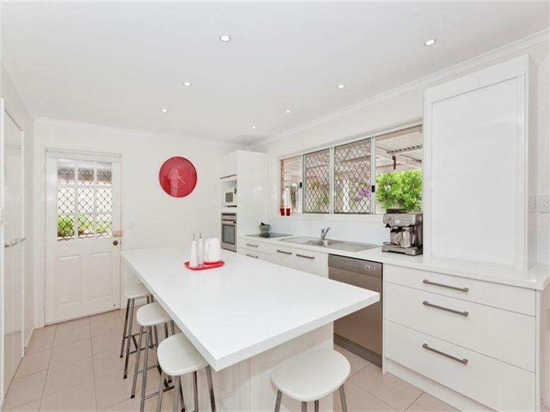 5 Boorala Crescent, Eight Mile Plains QLD 4113