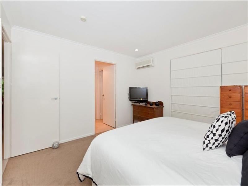 5 Boorala Crescent, Eight Mile Plains QLD 4113