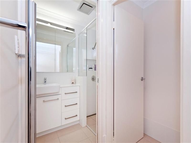 5 Boorala Crescent, Eight Mile Plains QLD 4113