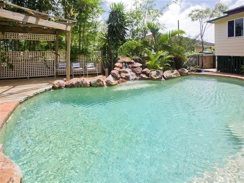 17 Casmaria Street, Mansfield QLD 4122