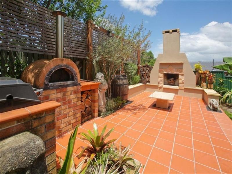 17 Casmaria Street, Mansfield QLD 4122