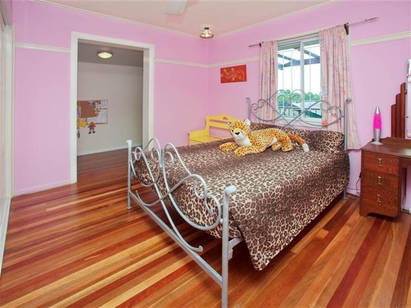 17 Casmaria Street, Mansfield QLD 4122