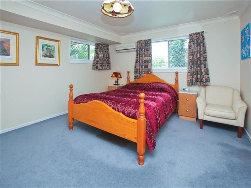 17 Casmaria Street, Mansfield QLD 4122