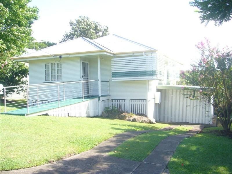 72 Sapphire Street, Holland Park QLD 4121