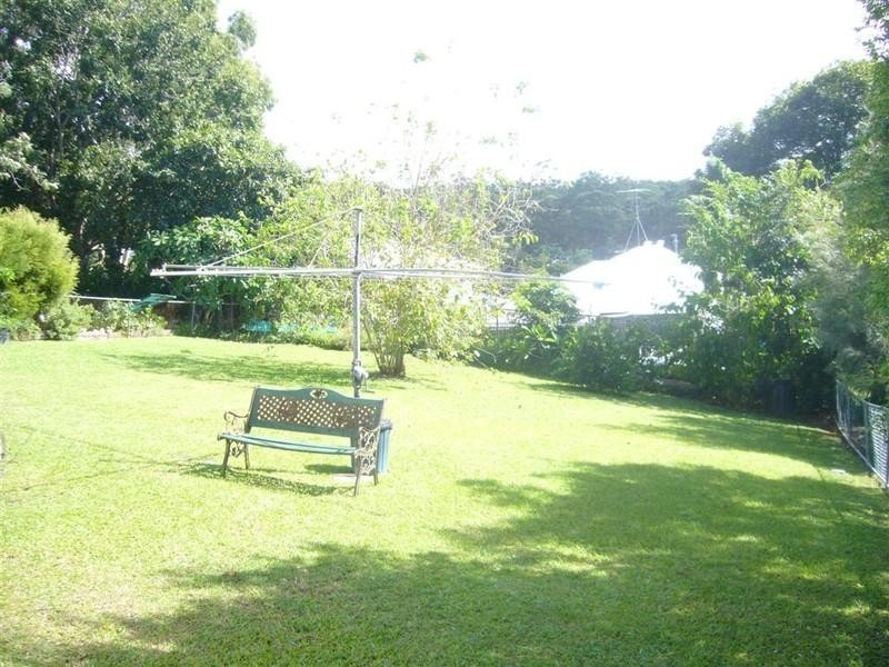 72 Sapphire Street, Holland Park QLD 4121